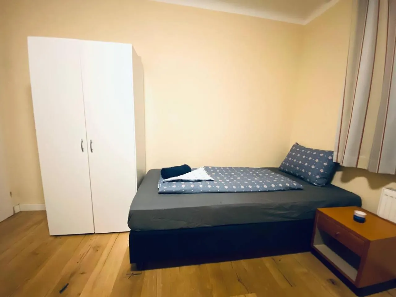 Quad Room In Floridsdorf Area Βιέννη Δωμάτια σε οικογενειακή κατοικία