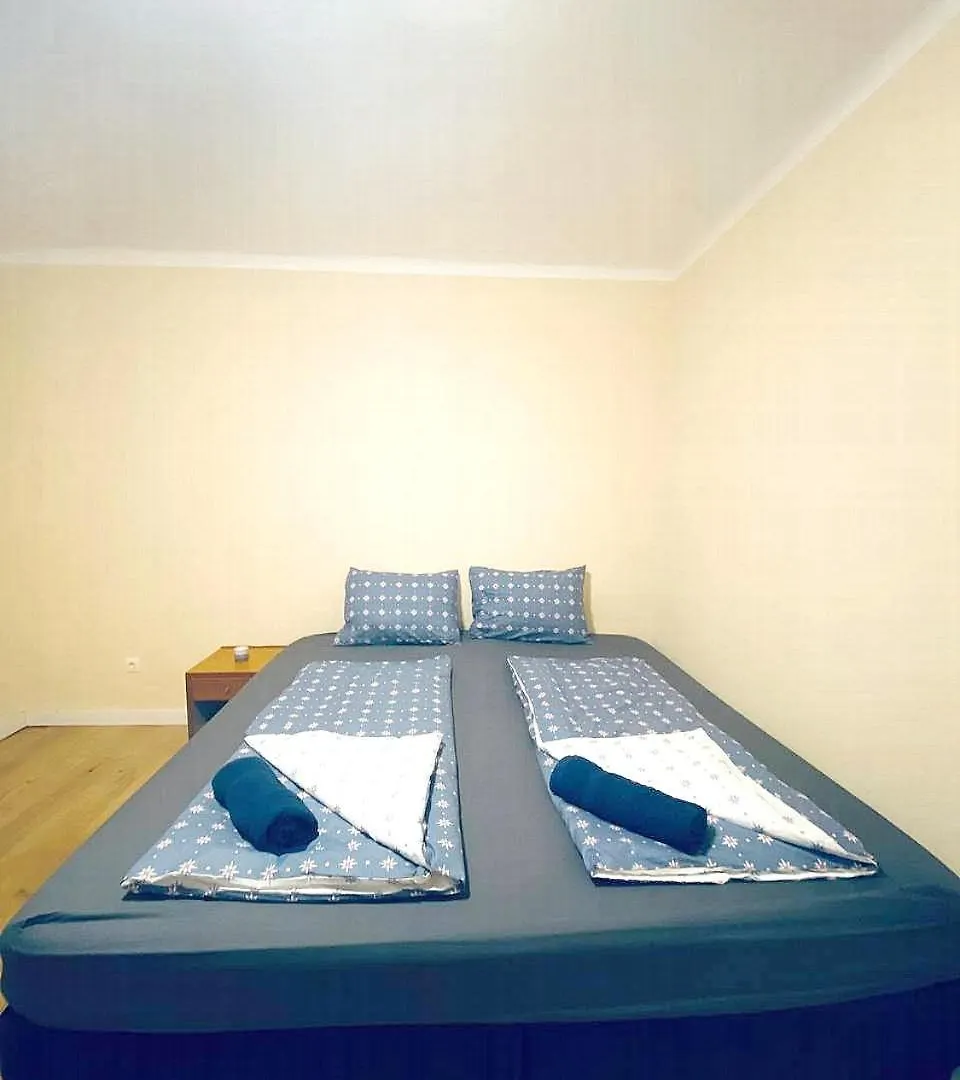 Δωμάτια σε οικογενειακή κατοικία Quad Room In Floridsdorf Area Βιέννη