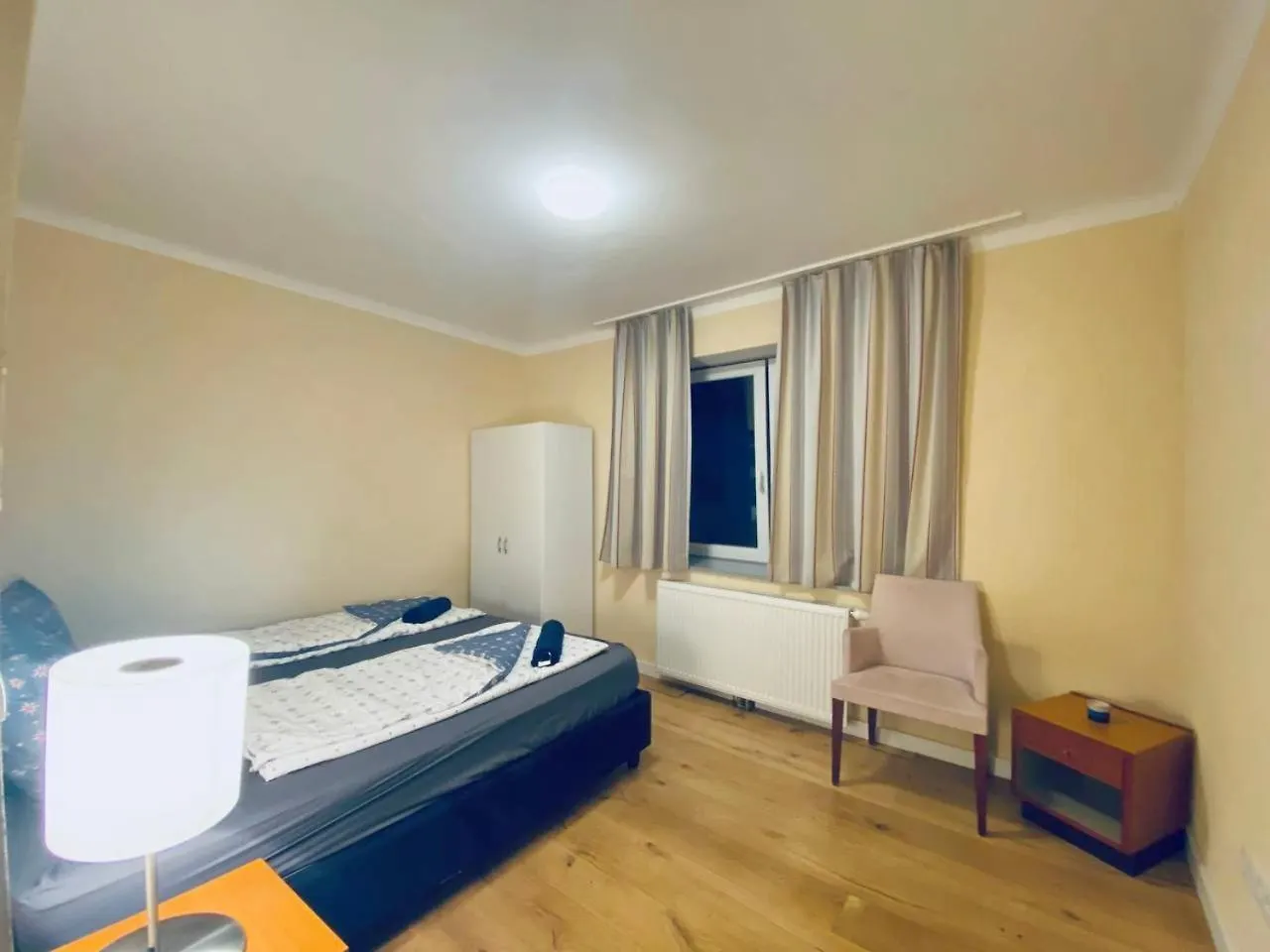 Quad Room In Floridsdorf Area Βιέννη Δωμάτια σε οικογενειακή κατοικία