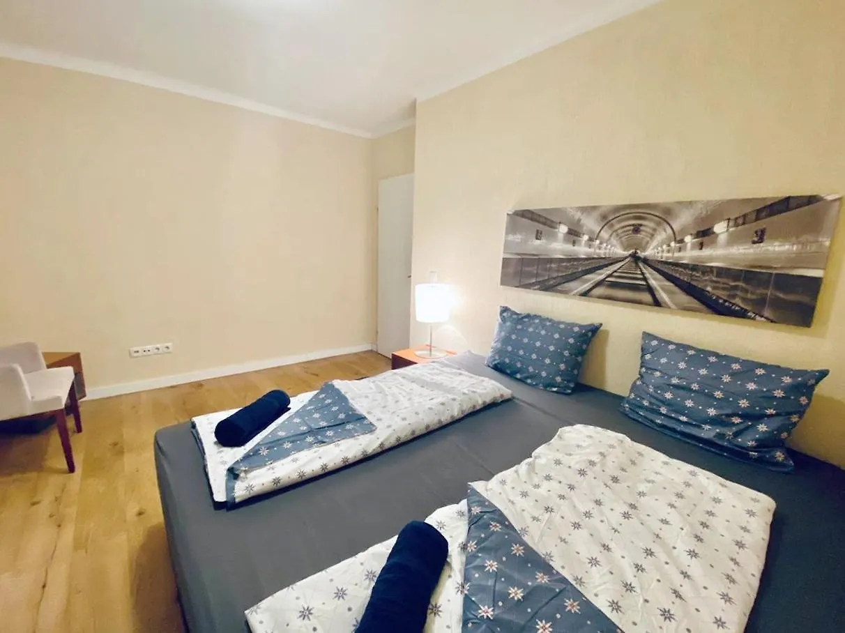 Quad Room In Floridsdorf Area Wiedeń